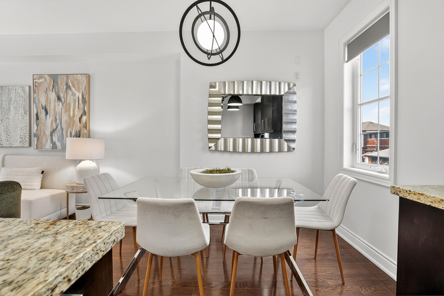  Rare Forest Hill Townhome - 物件實景