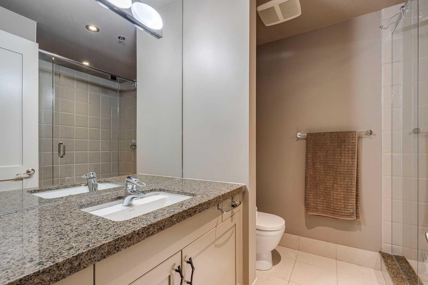 CALGARY, Alberta, T2P 5N4, CA, 2 Bedrooms Bedrooms, ,3 BathroomsBathrooms,Residential,For Sale,1837238
