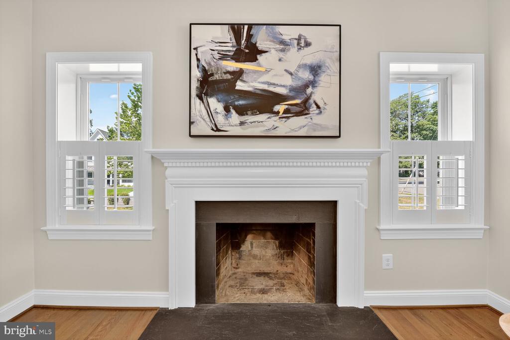 Arlington, Virginia, 22213, United States, 5 Bedrooms Bedrooms, ,5 BathroomsBathrooms,Residential,For Sale,1982488