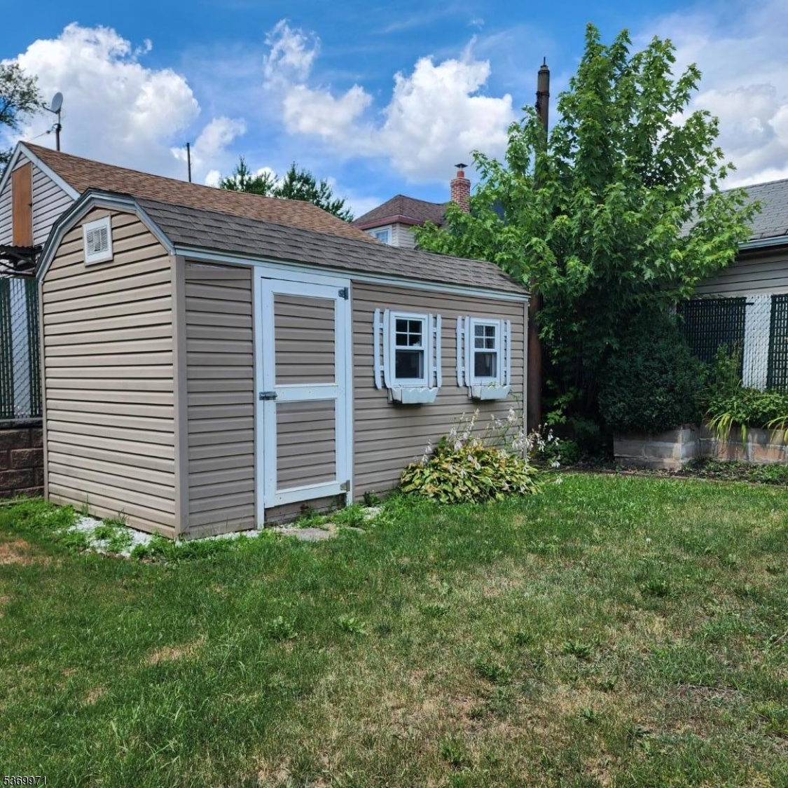 Linden City, New Jersey, 07036, United States, 4 Bedrooms Bedrooms, ,2 BathroomsBathrooms,Residential,For Sale,1890310