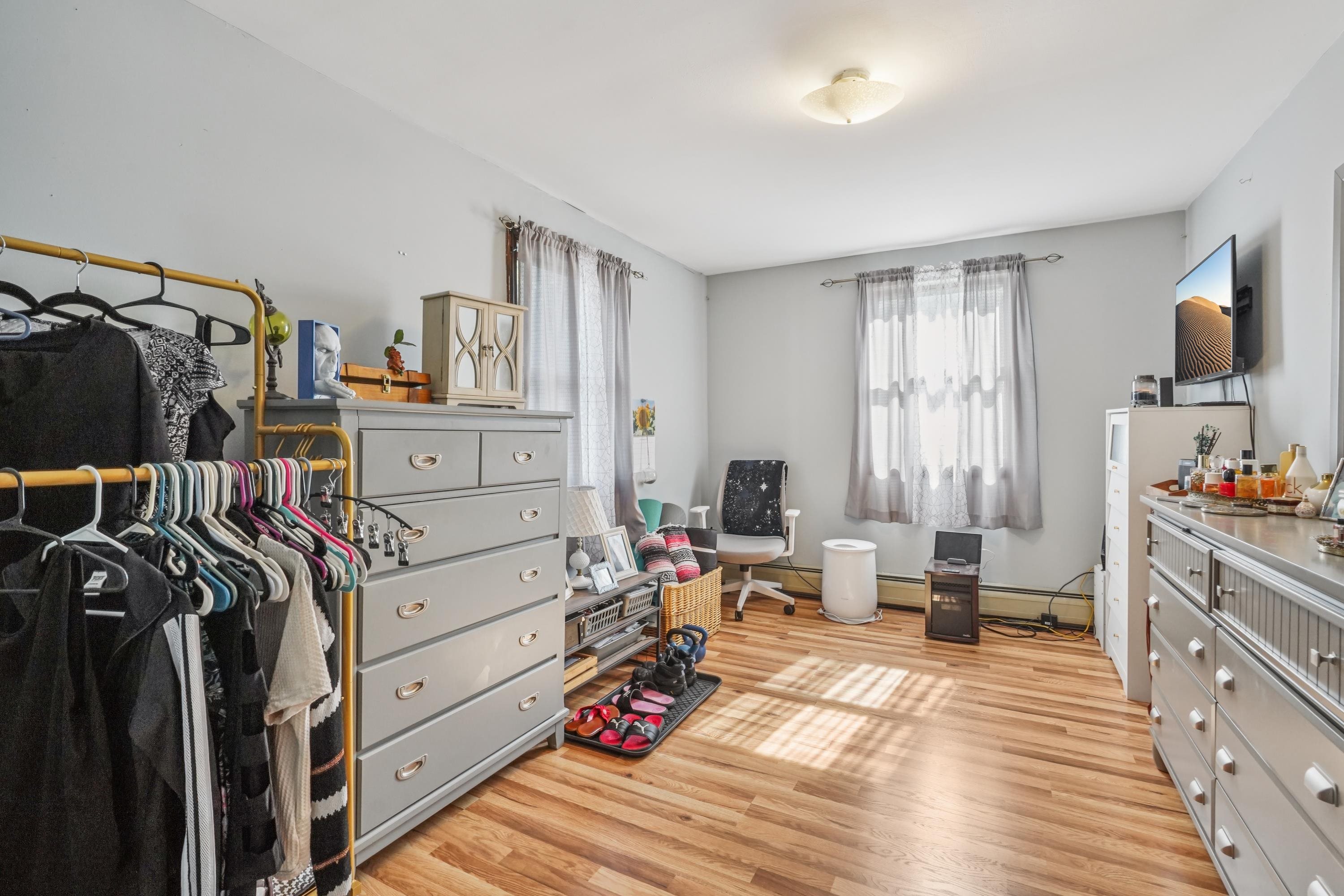 Kingston, New Hampshire, 03848, United States, 3 Bedrooms Bedrooms, ,2 BathroomsBathrooms,Residential,For Sale,1975396