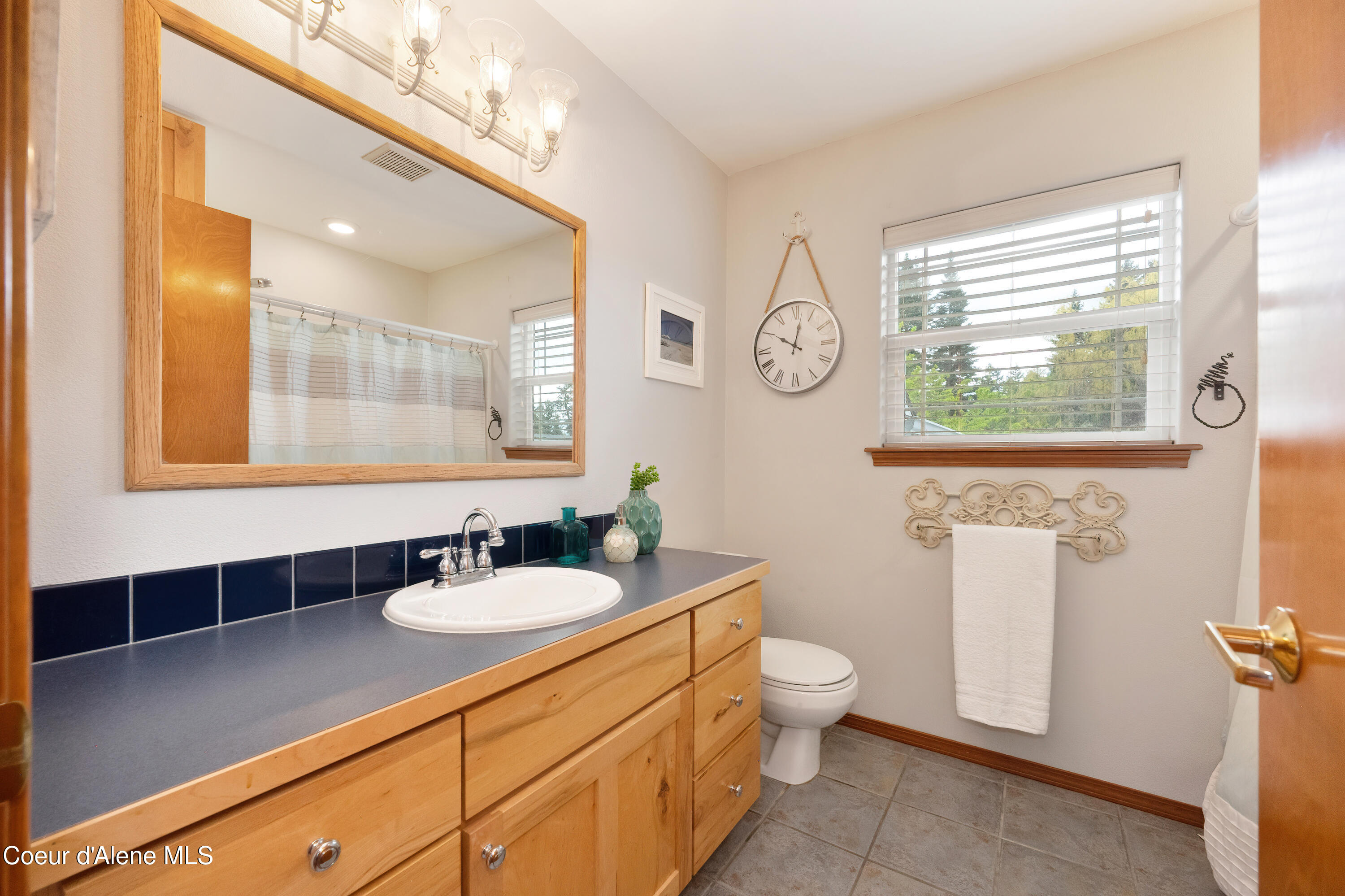 Hayden, Idaho, 83835, United States, 5 Bedrooms Bedrooms, ,2 BathroomsBathrooms,Residential,For Sale,1794747
