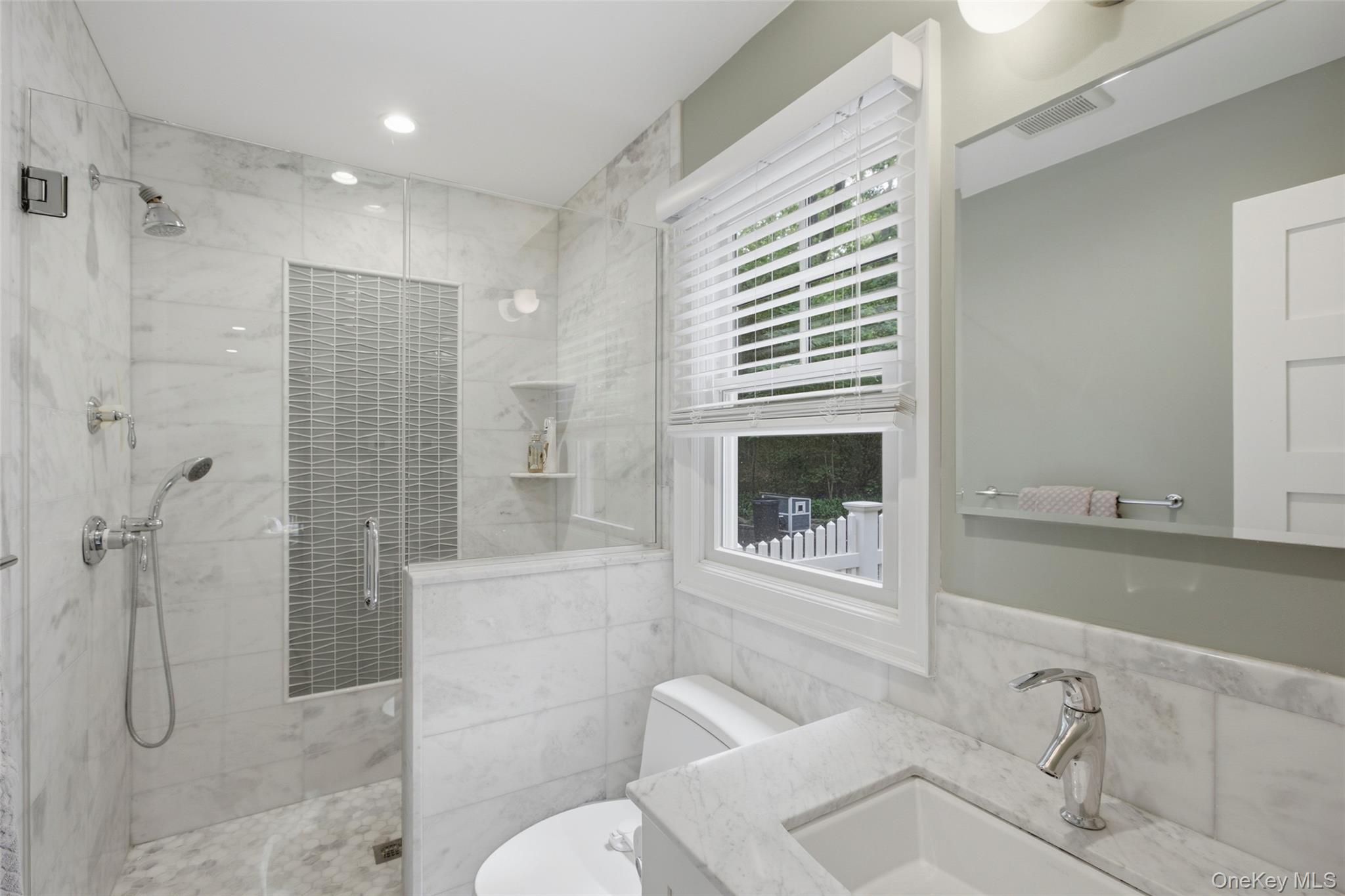  18 W Meadow Road, Setauket, NY, 11733 - 物件實景