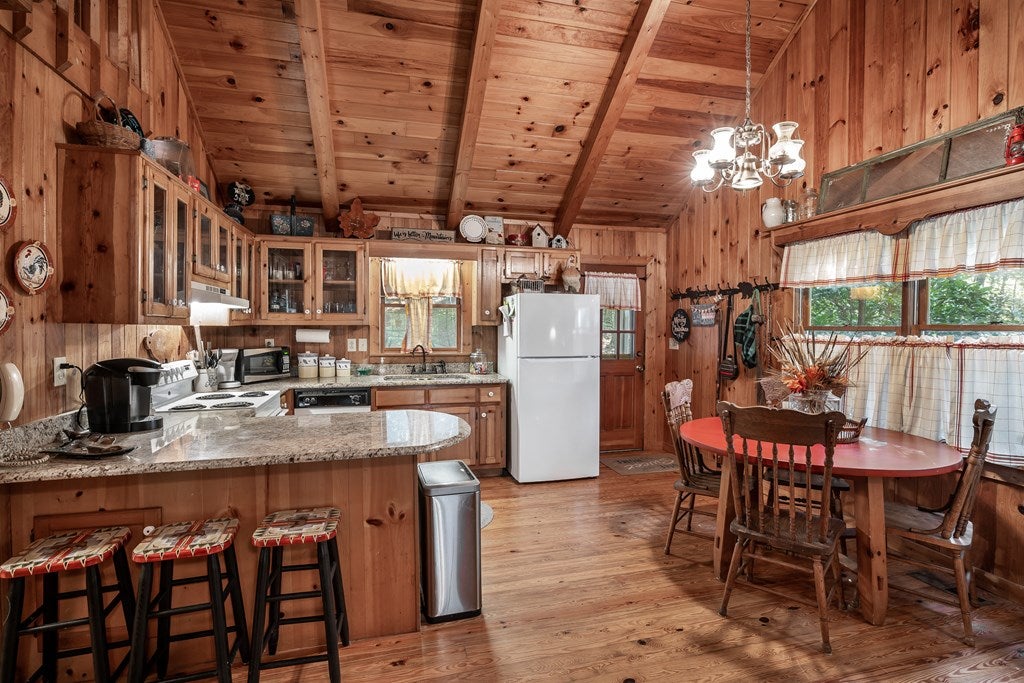 Ellijay, Georgia, 30536, United States, 4 Bedrooms Bedrooms, ,3 BathroomsBathrooms,Residential,For Sale,1926497