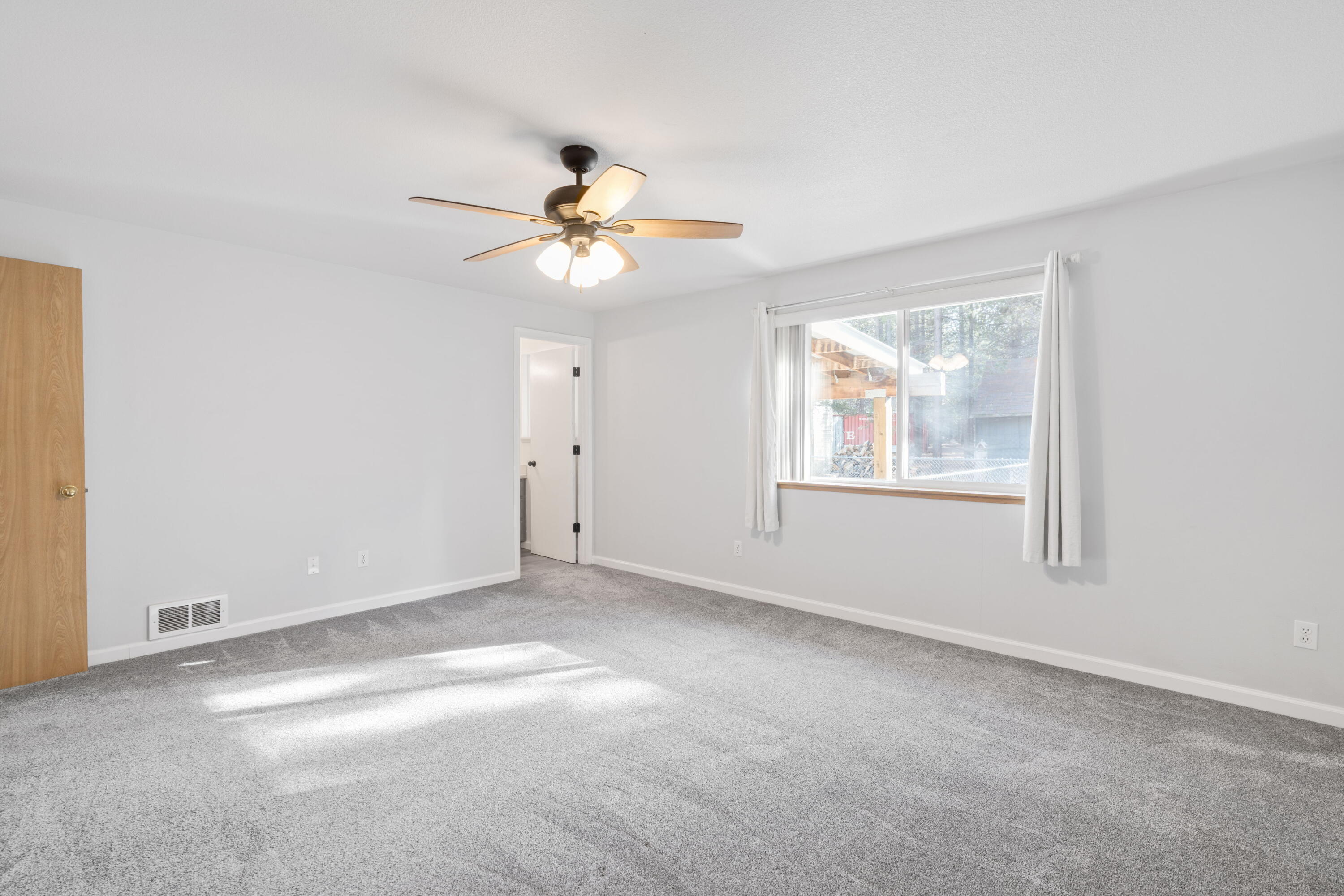 La Pine, Oregon, 97739, United States, 3 Bedrooms Bedrooms, ,2 BathroomsBathrooms,Residential,For Sale,1991520