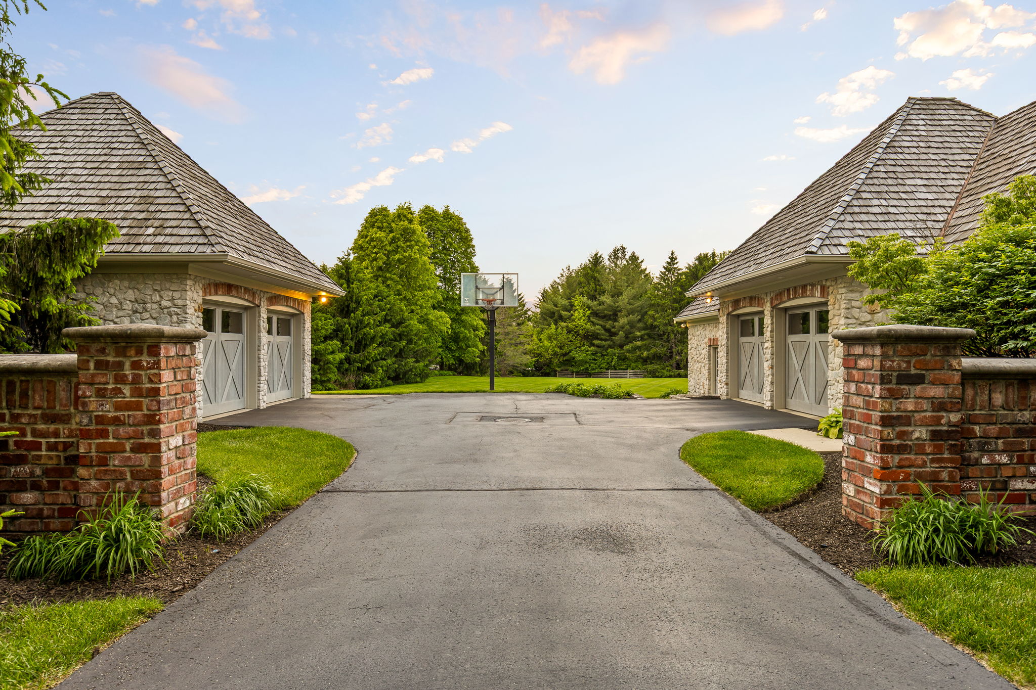  Signature Estate Set on More than 2 Acres in Desirable Zionsville Neighborhood - 物件實景
