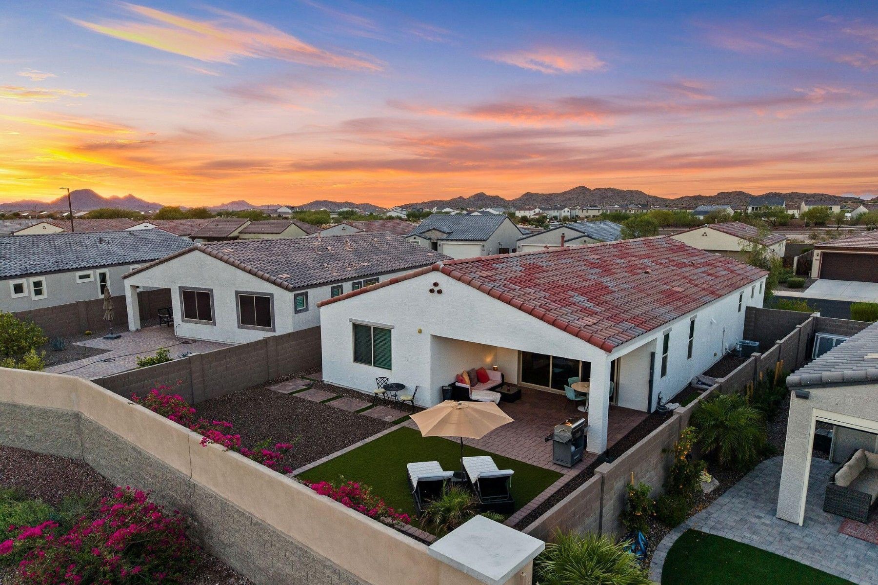  18039 W Amber Ridge Way  Goodyear, AZ - 物件實景
