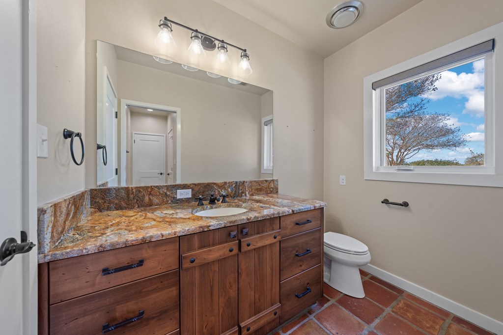 Kerrville, Texas, 78028, United States, 4 Bedrooms Bedrooms, ,5 BathroomsBathrooms,Residential,For Sale,1740072