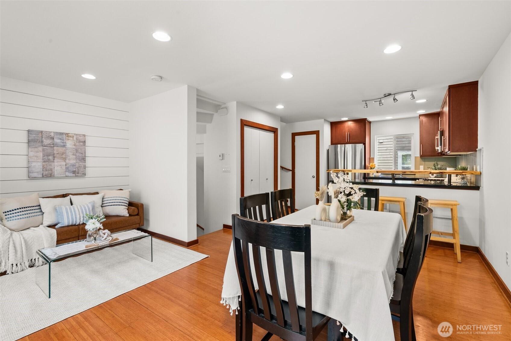 SEATTLE, Washington, 98105, United States, 3 Bedrooms Bedrooms, ,3 BathroomsBathrooms,Residential,For Sale,1875304
