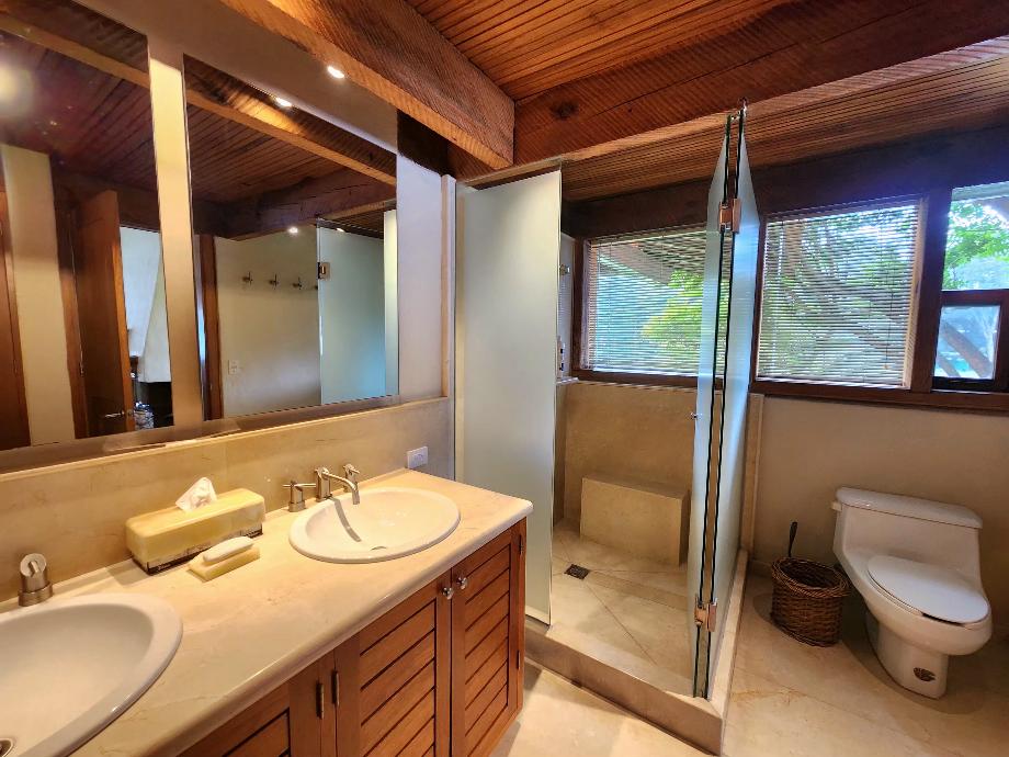 Valle de Bravo, Estado de méxico, 51200, Mexico, 4 Bedrooms Bedrooms, ,4 BathroomsBathrooms,Residential,For Sale,1998438