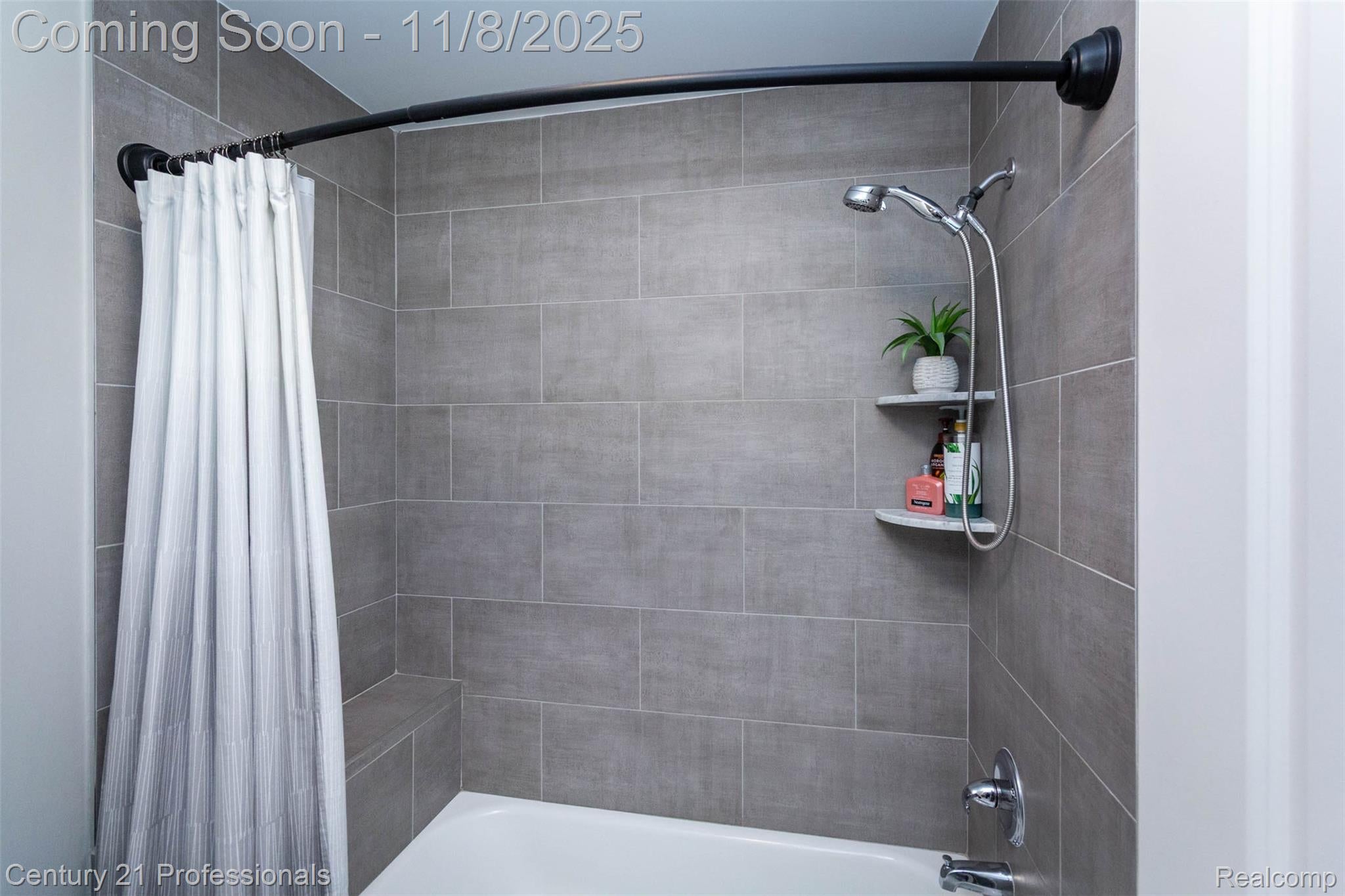 Macomb, Michigan, 48044, United States, 4 Bedrooms Bedrooms, ,3 BathroomsBathrooms,Residential,For Sale,1985765