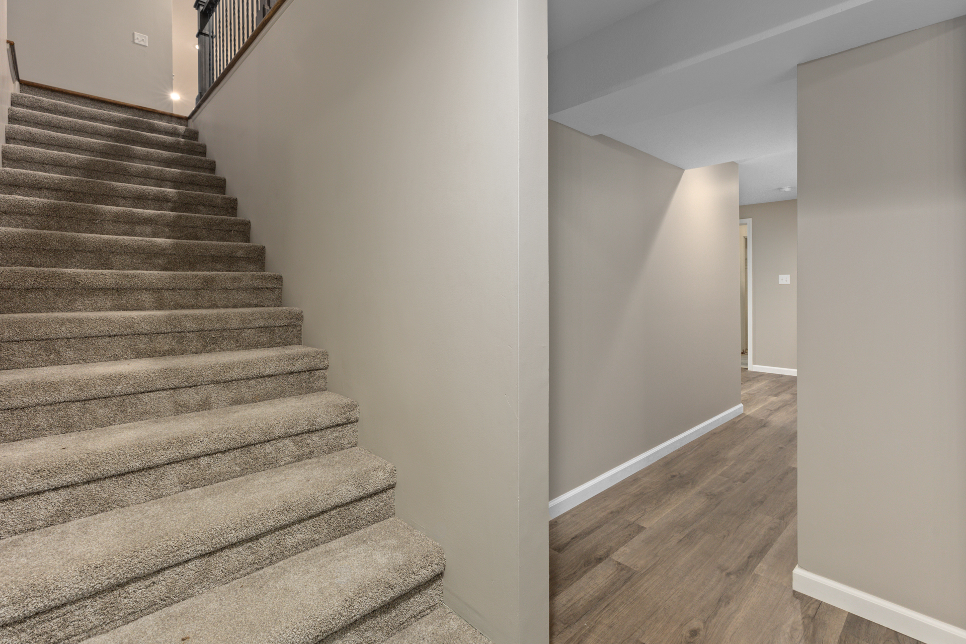 Litchfield, Illinois, 62056, United States, 5 Bedrooms Bedrooms, ,4 BathroomsBathrooms,Residential,For Sale,1979153