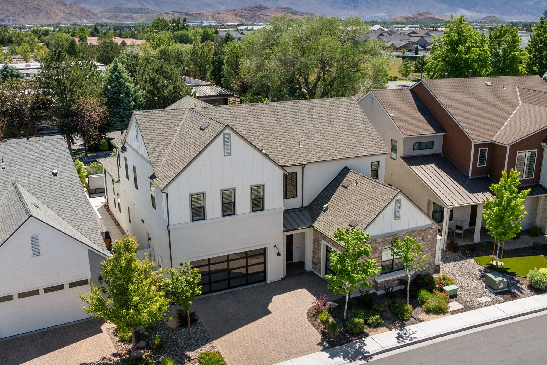  Custom 5-Bedroom Home on a Premium Lot in Rancharrah - 物件實景