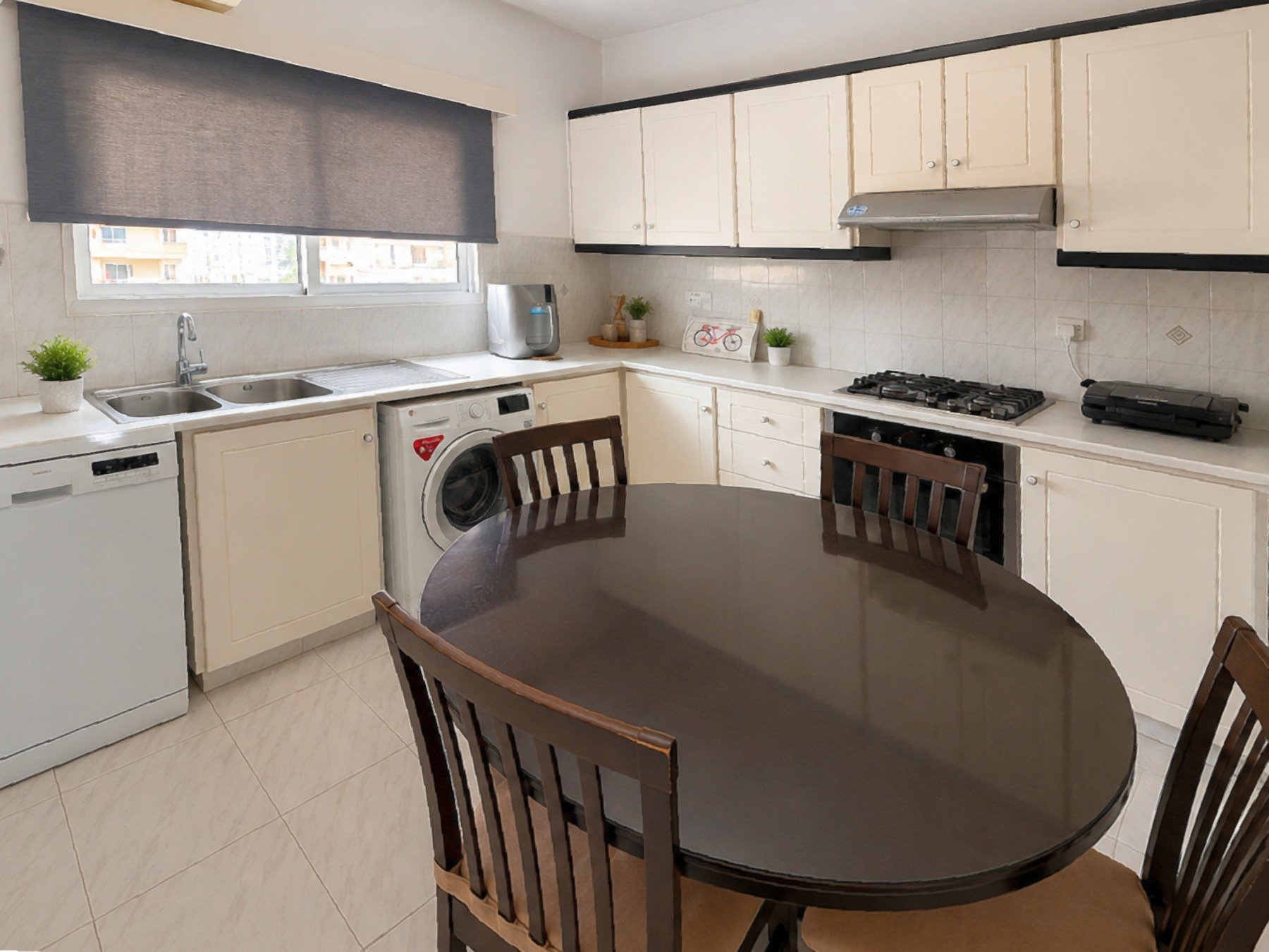  Three Bedroom Apartment in the Heart of Germasoyeia, Limassol - 物件實景