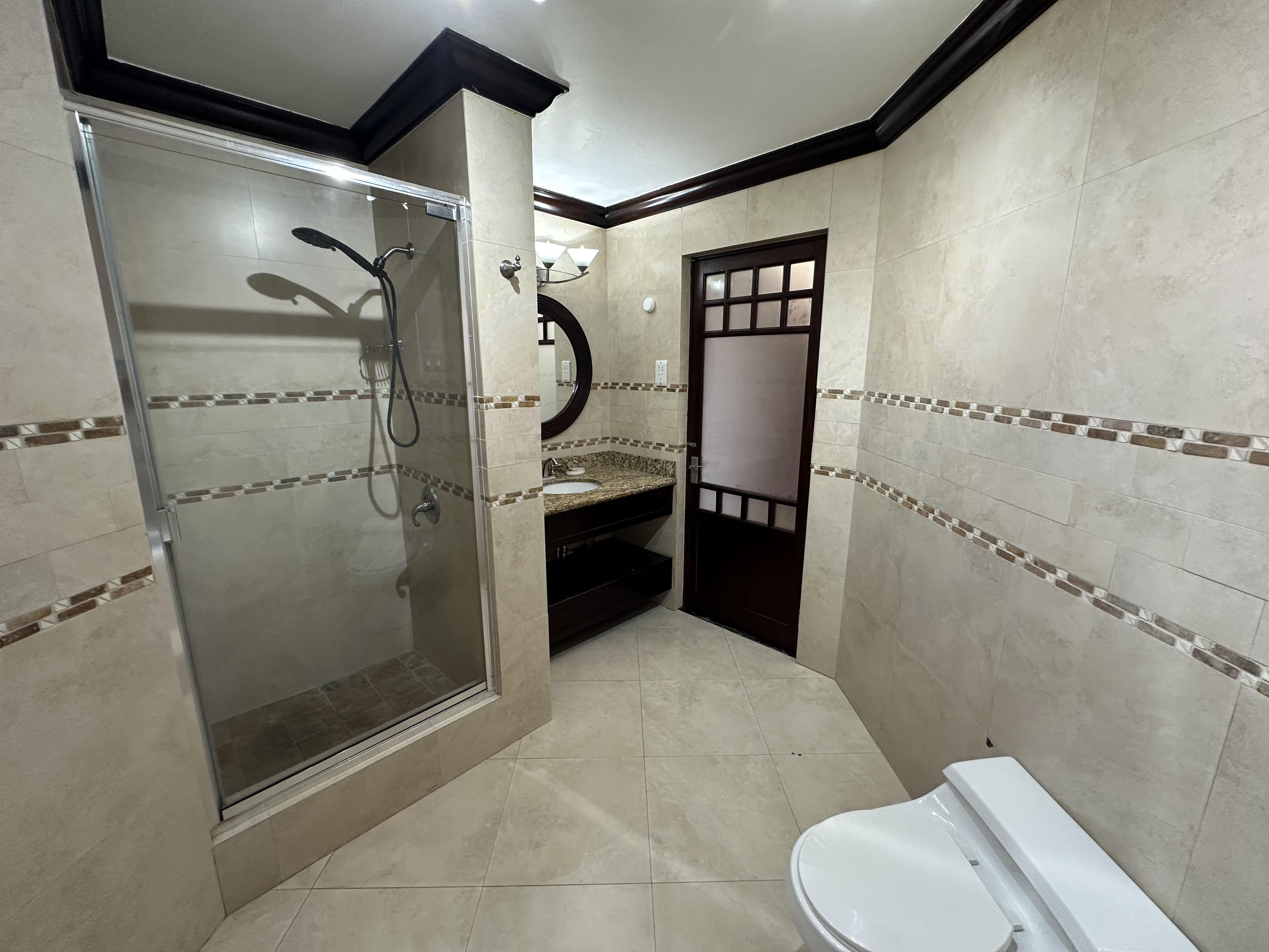 Kingston 6, JM, 3 Bedrooms Bedrooms, ,4 BathroomsBathrooms,Residential,For Sale,1901284