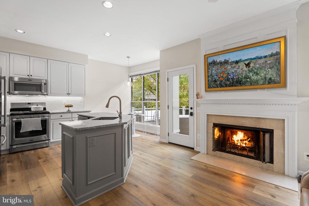 Sterling, Virginia, 20165, United States, 3 Bedrooms Bedrooms, ,4 BathroomsBathrooms,Residential,For Sale,1984617