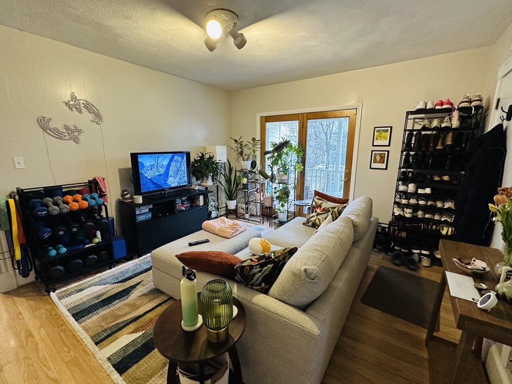 Cambridge, Massachusetts, 02141, United States, 5 Bedrooms Bedrooms, ,3 BathroomsBathrooms,Residential,For Sale,1752513