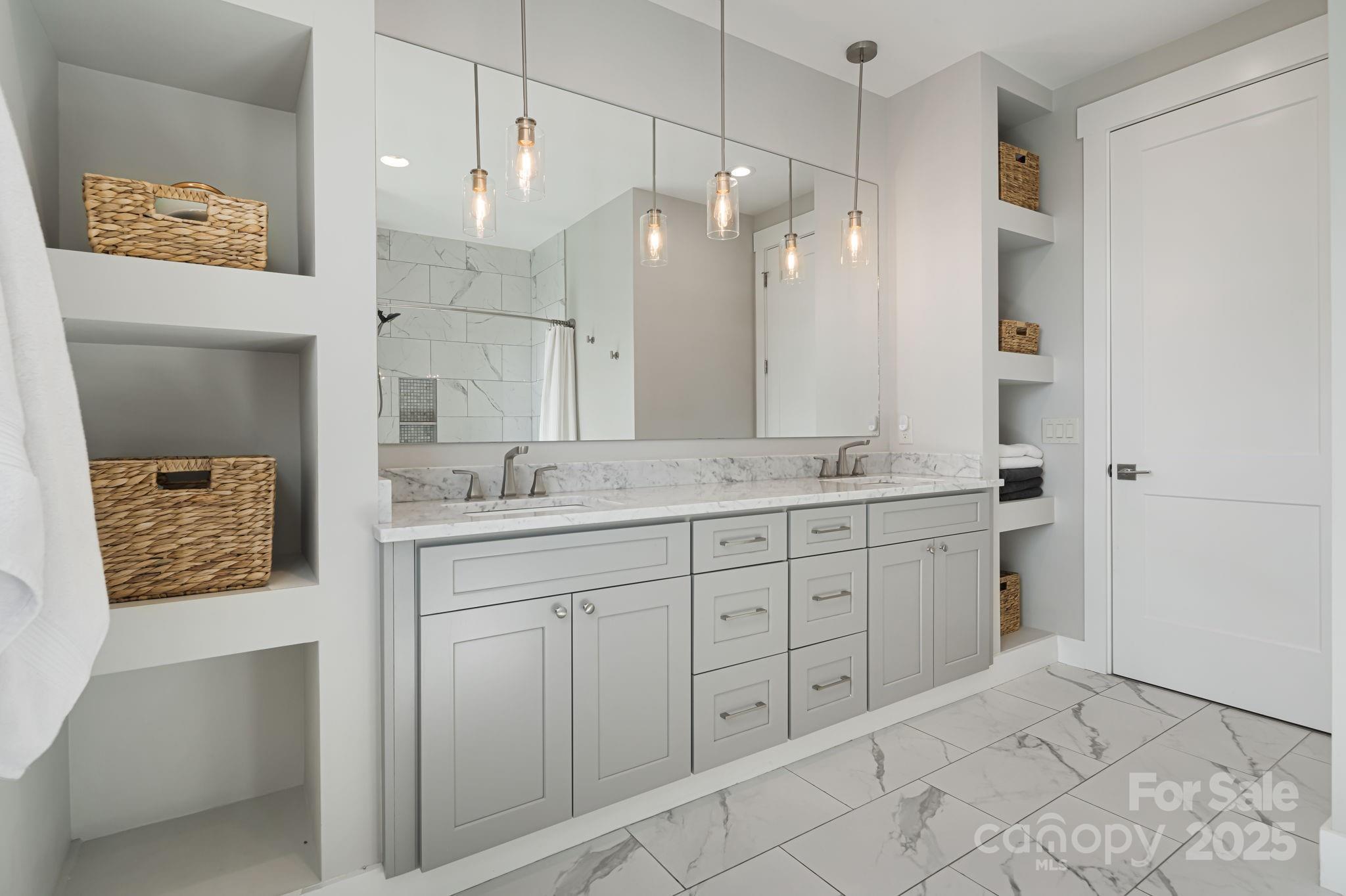 Mills River, North Carolina, 28759, United States, 3 Bedrooms Bedrooms, ,3 BathroomsBathrooms,Residential,For Sale,1992072