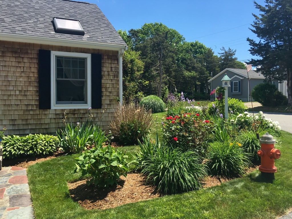 Bourne, Massachusetts, 02559, United States, 2 Bedrooms Bedrooms, ,2 BathroomsBathrooms,Residential,For Sale,1921886