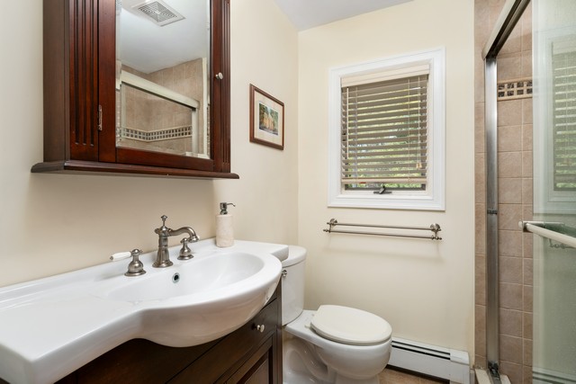 Shoreham, New York, 11786, United States, 5 Bedrooms Bedrooms, ,3 BathroomsBathrooms,Residential,For Sale,1990330