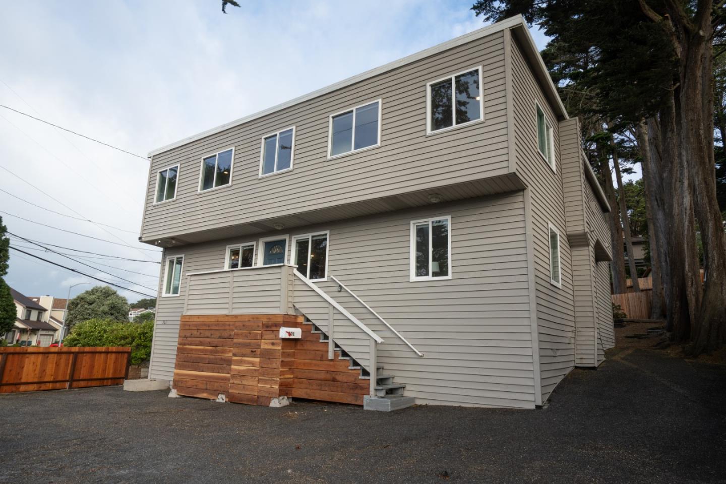 Pacifica, California, 94044, United States, 4 Bedrooms Bedrooms, ,5 BathroomsBathrooms,Residential,For Sale,1988346