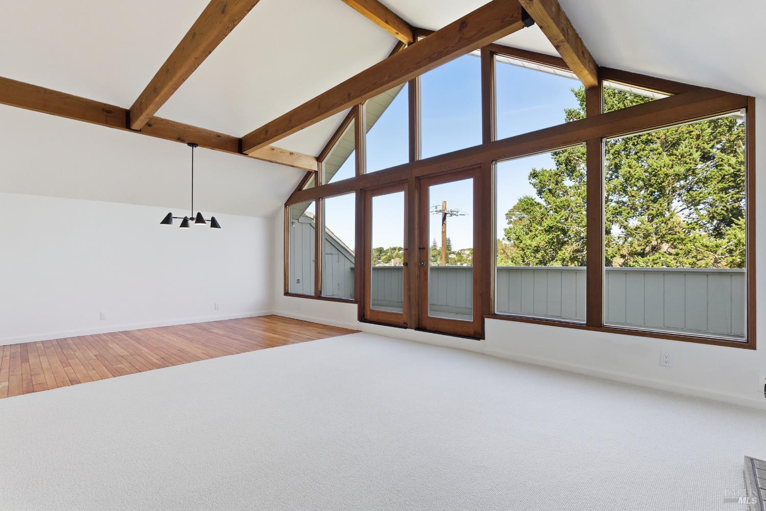 Corte Madera, California, 94925, United States, 6 Bedrooms Bedrooms, ,3 BathroomsBathrooms,Residential,For Sale,1986479