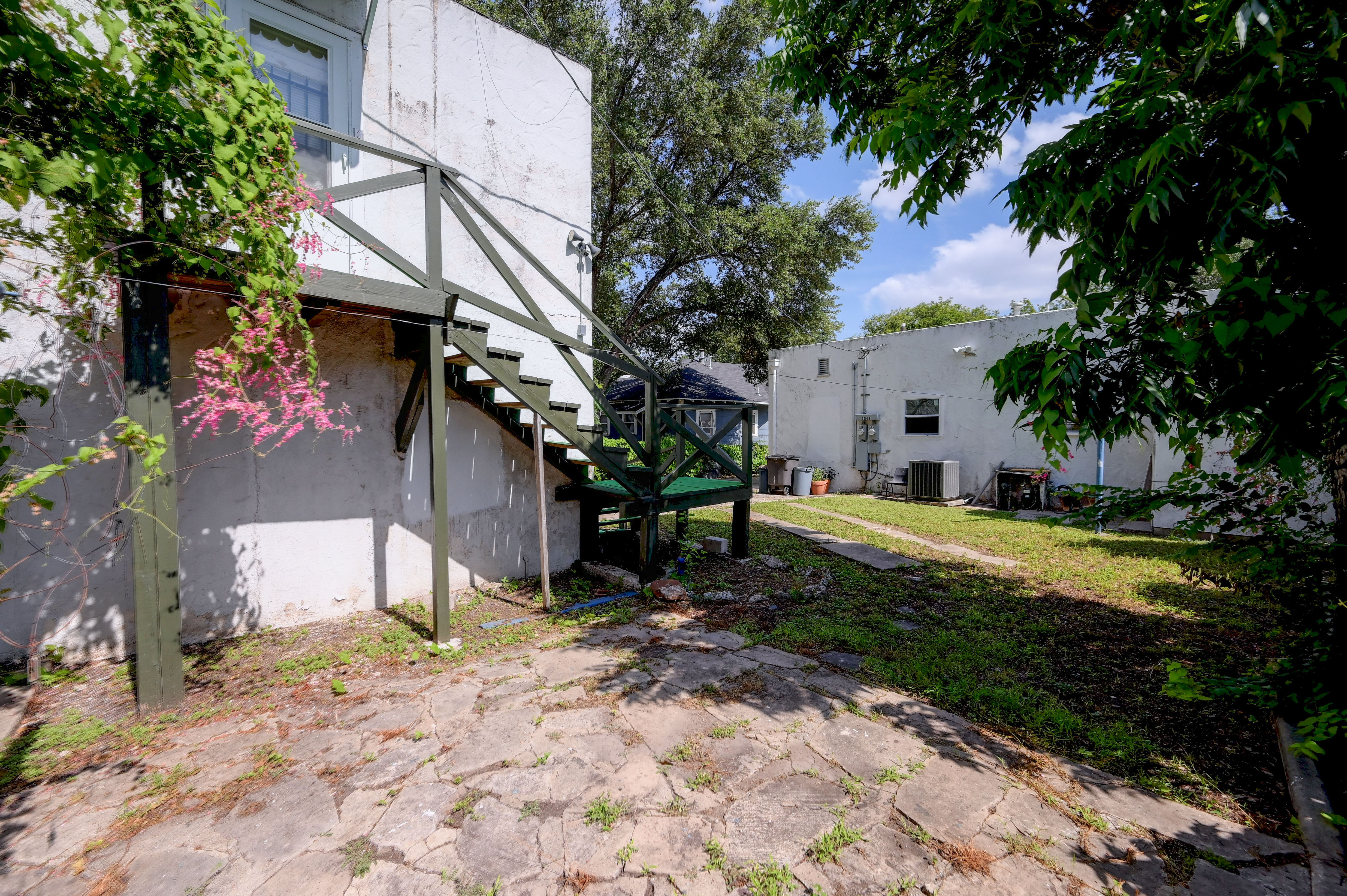  1927 Spanish Gem with Garage Apartment - 物件實景