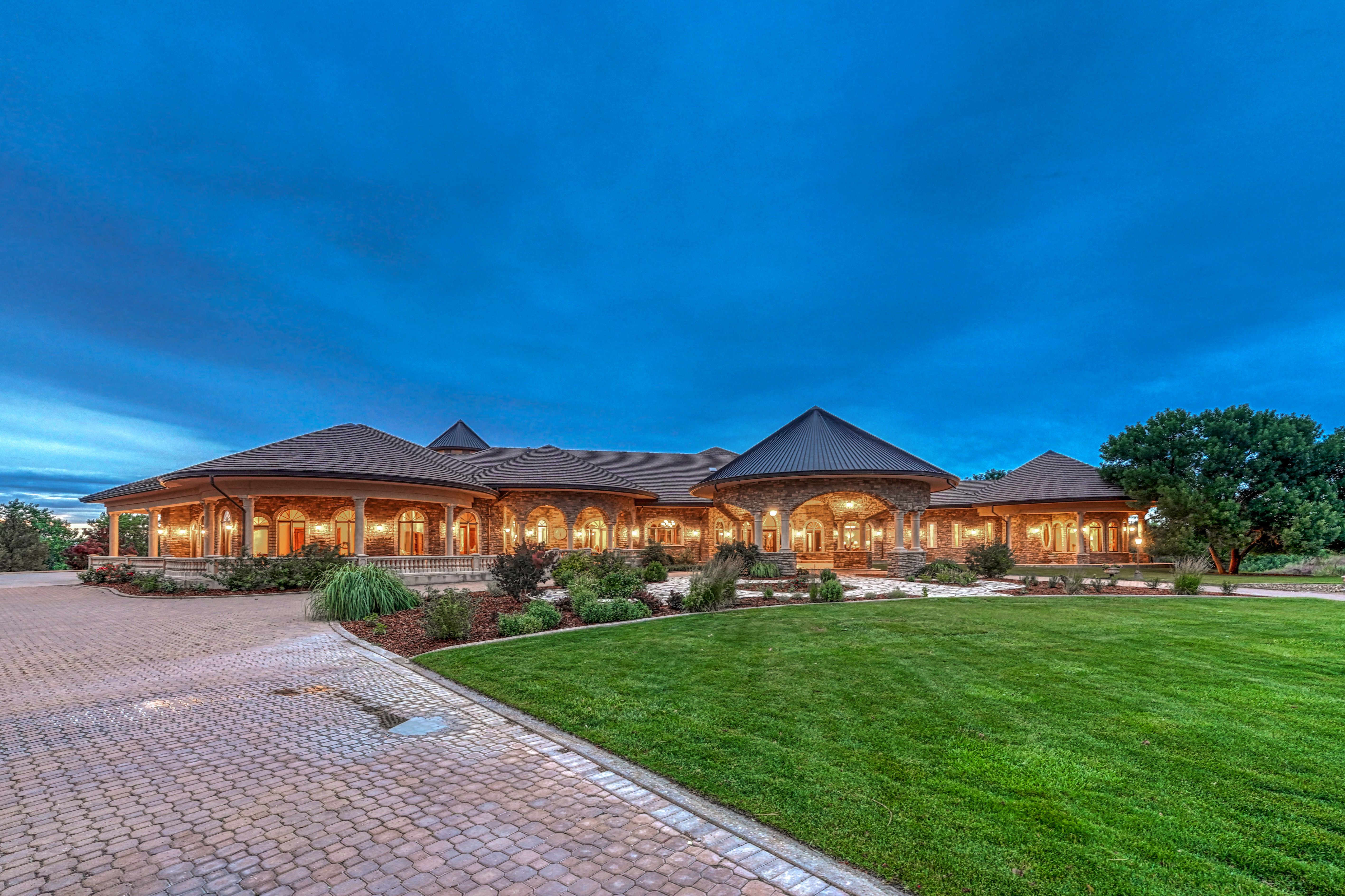  Extraordinary Estate on Pueblo