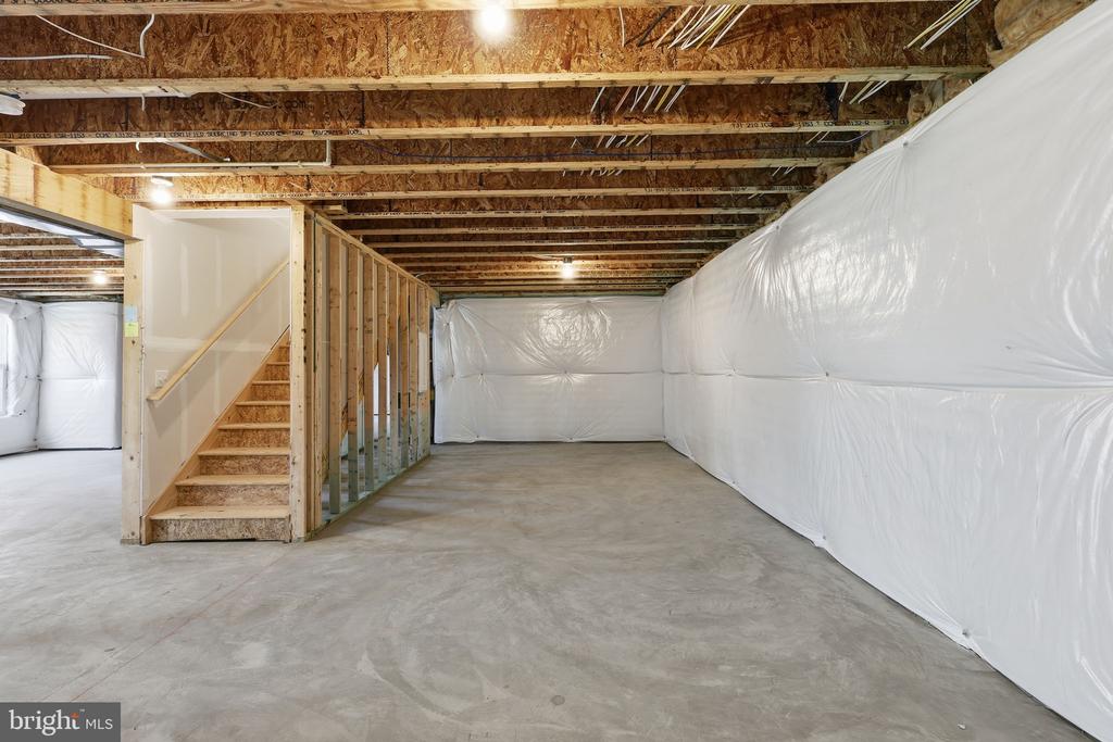 Fredericksburg, Virginia, 22405, United States, 5 Bedrooms Bedrooms, ,3 BathroomsBathrooms,Residential,For Sale,1987075