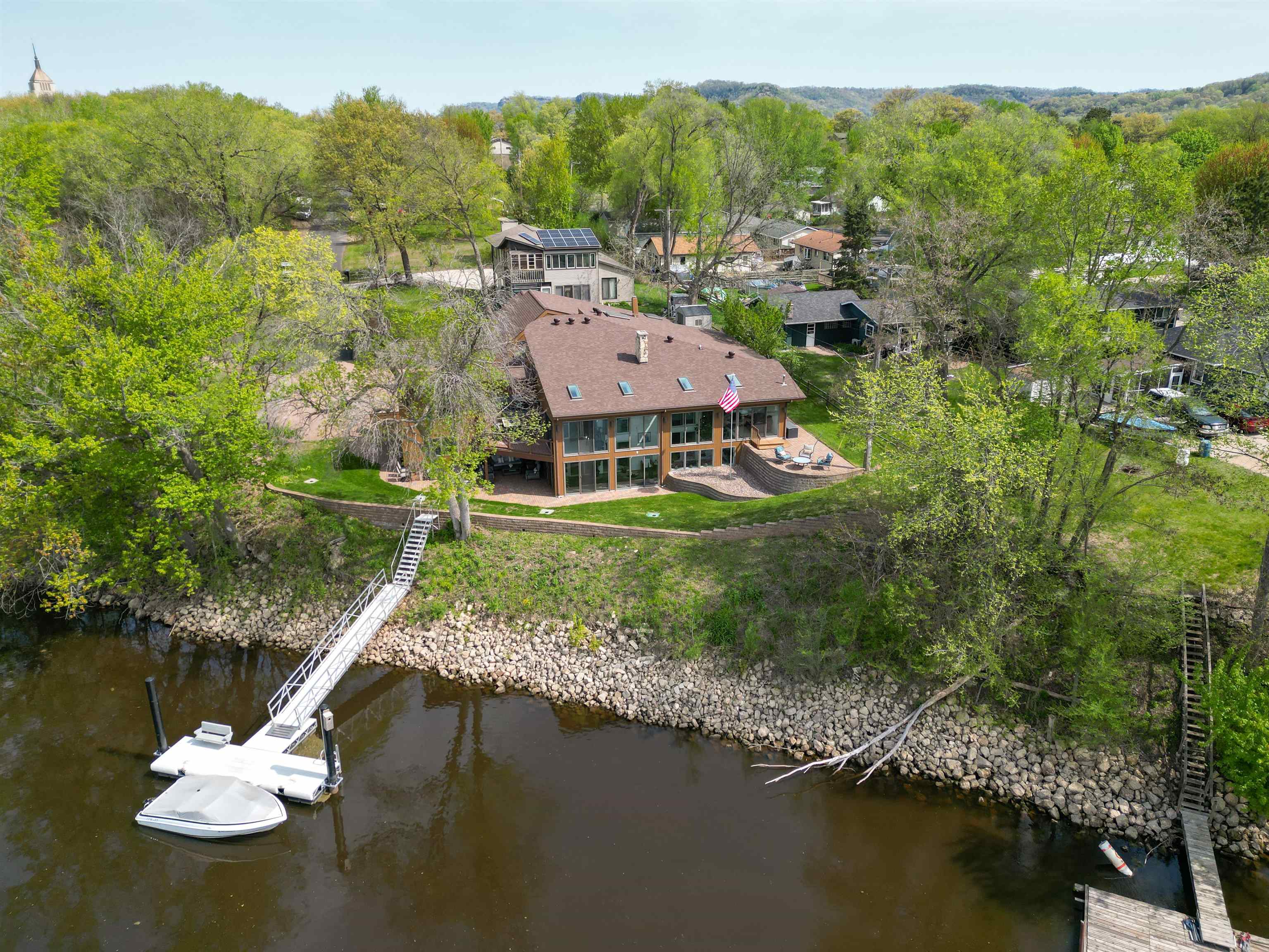 La Crosse, Wisconsin, 54601, United States, 4 Bedrooms Bedrooms, ,5 BathroomsBathrooms,Residential,For Sale,2049360