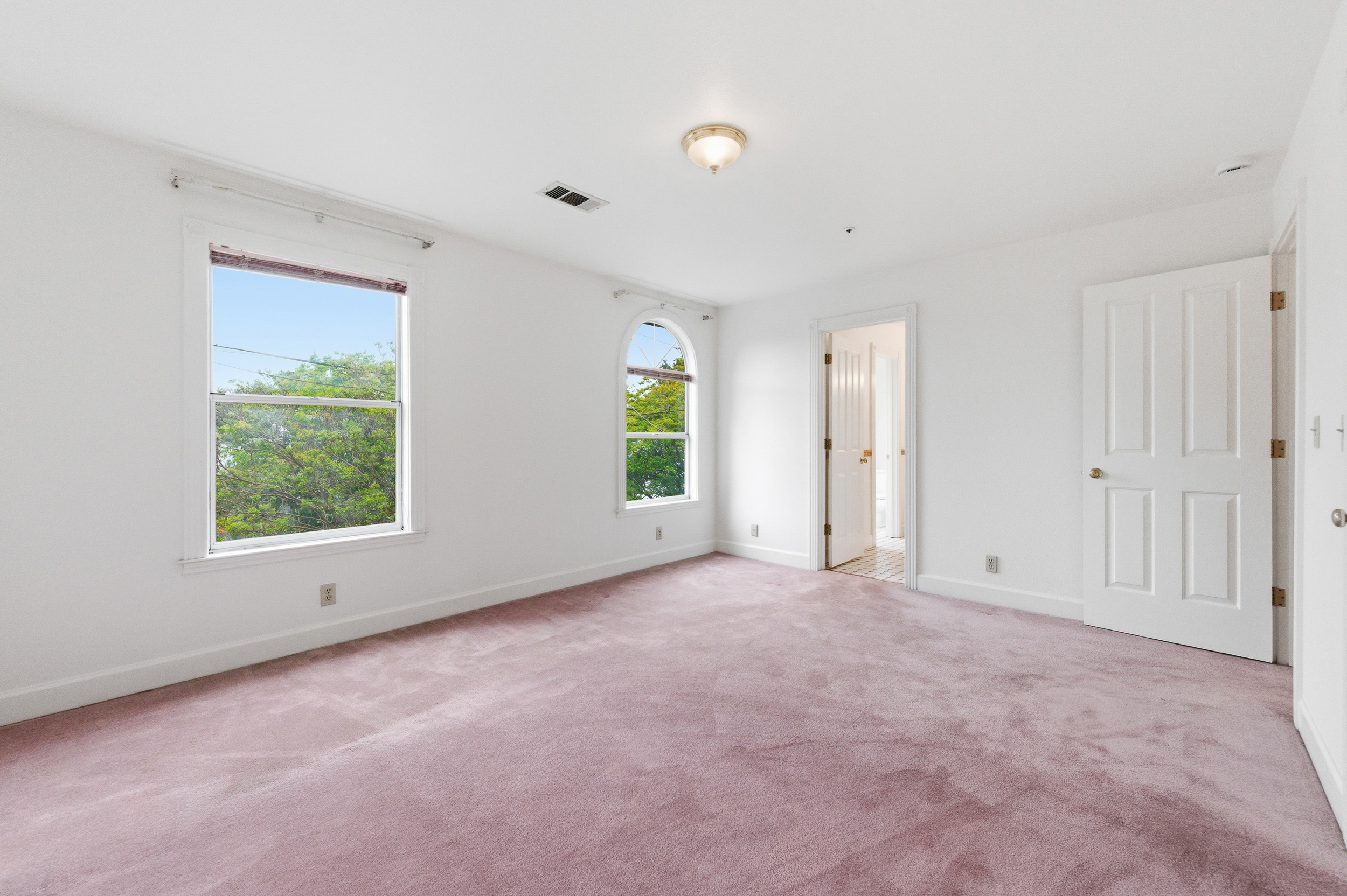  Classic Charm and Comfortable Living - 物件實景