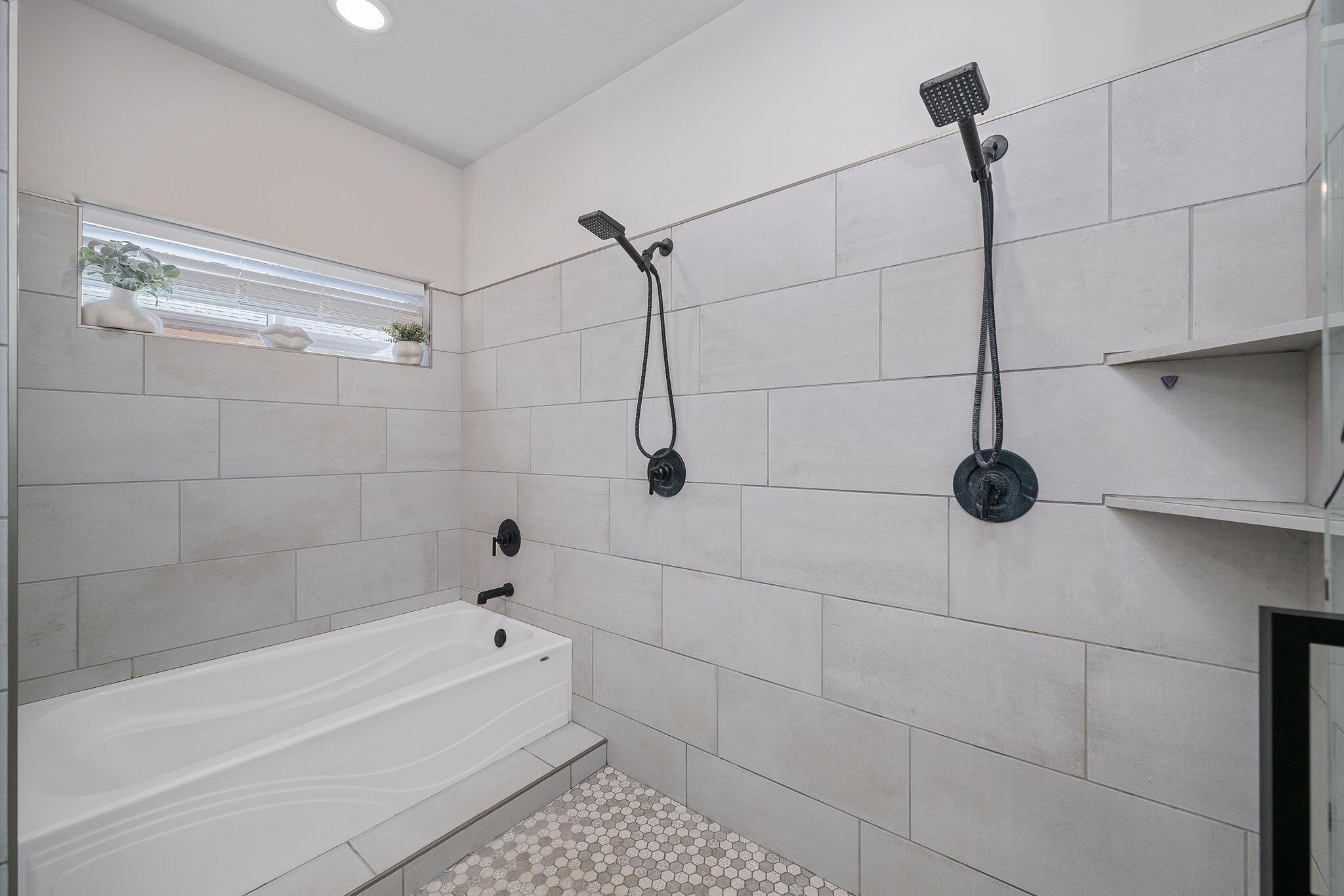 Cedar City, Utah, 84720, United States, 5 Bedrooms Bedrooms, ,4 BathroomsBathrooms,Residential,For Sale,1976034