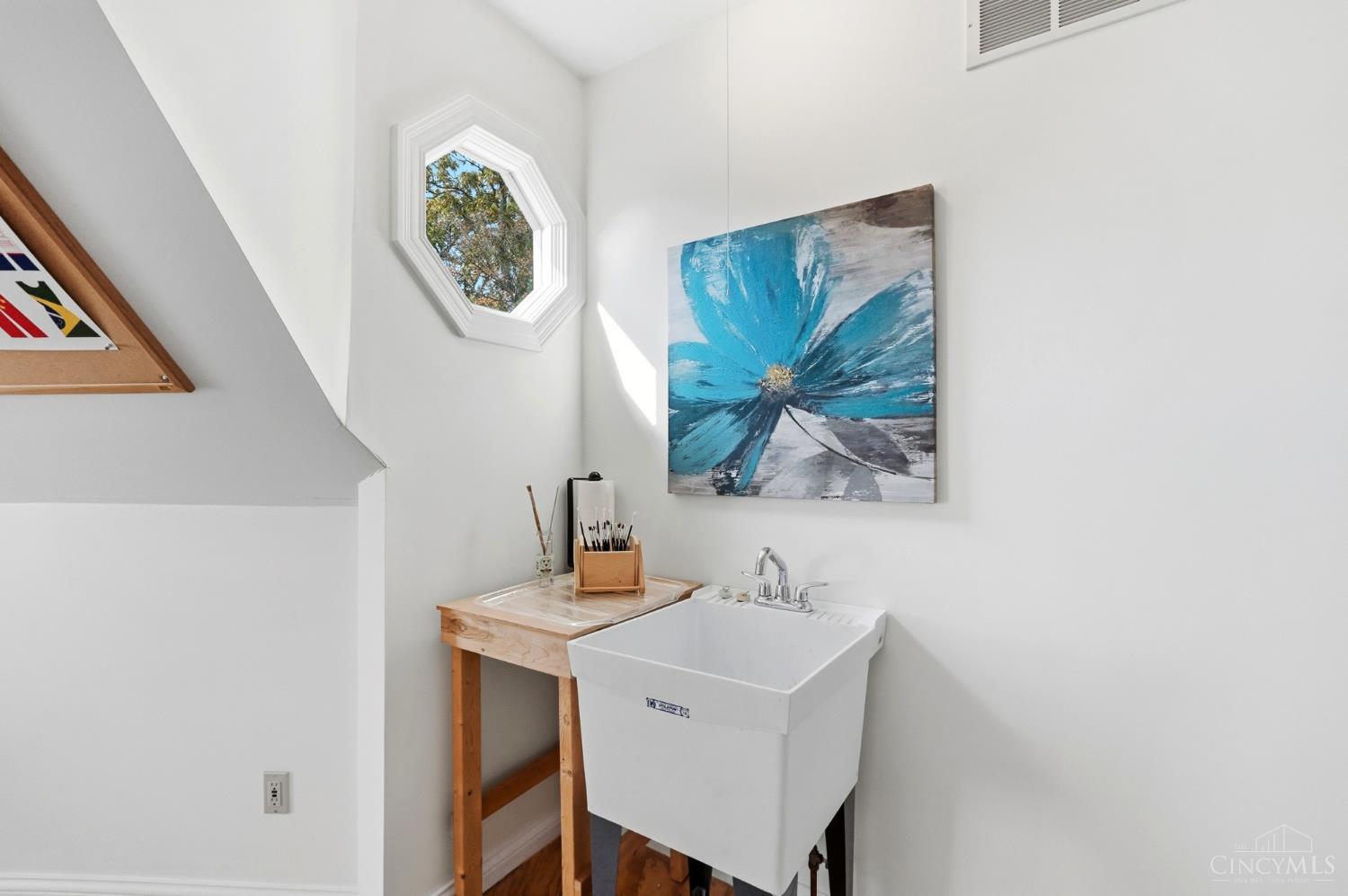 Anderson Twp, Ohio, 45230, United States, 5 Bedrooms Bedrooms, ,6 BathroomsBathrooms,Residential,For Sale,1988245