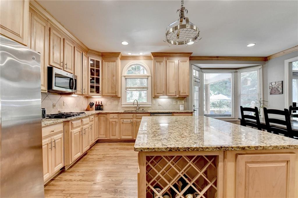 Canton, Georgia, 30115, United States, 6 Bedrooms Bedrooms, ,5 BathroomsBathrooms,Residential,For Sale,1887424