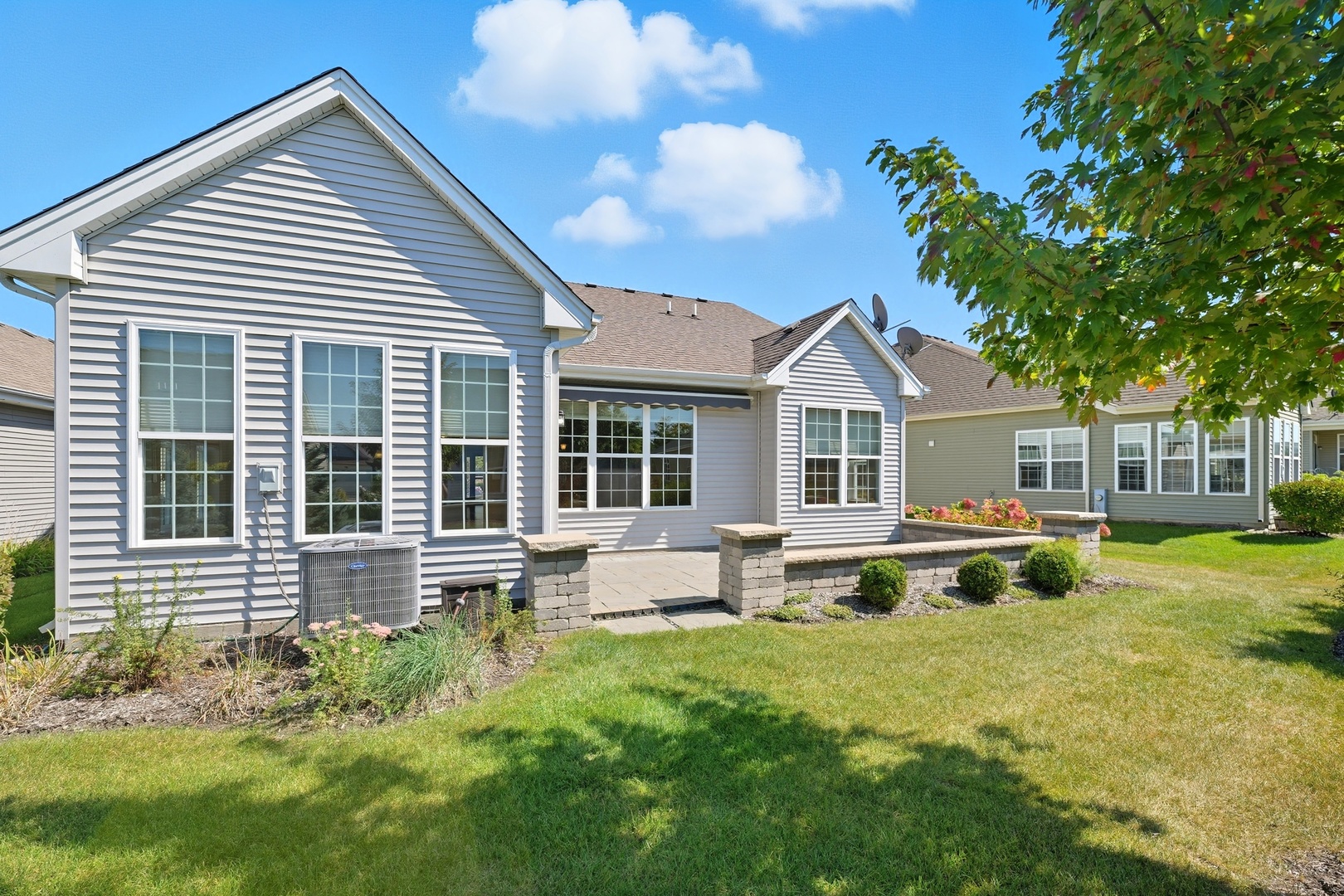 Naperville, Illinois, 60564, United States, 2 Bedrooms Bedrooms, ,2 BathroomsBathrooms,Residential,For Sale,1986332