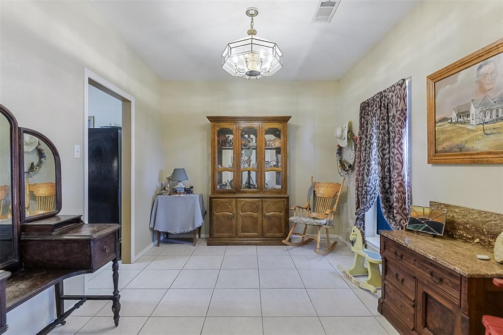 Waxahachie, Texas, 75167, United States, 4 Bedrooms Bedrooms, ,2 BathroomsBathrooms,Residential,For Sale,1835514