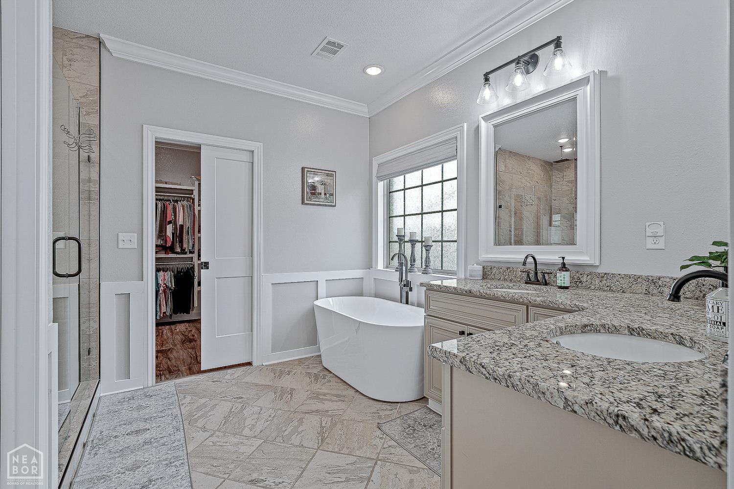 Jonesboro, Arkansas, 72404, United States, ,4 BathroomsBathrooms,Residential,For Sale,1981913