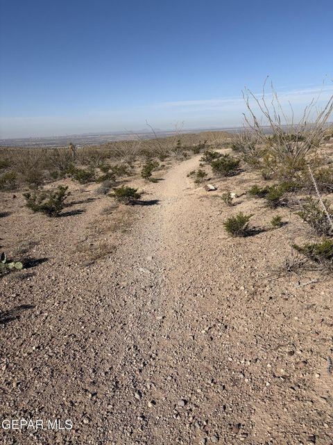 El Paso, Texas, 79912, United States, 4 Bedrooms Bedrooms, ,3 BathroomsBathrooms,Residential,For Sale,1997746