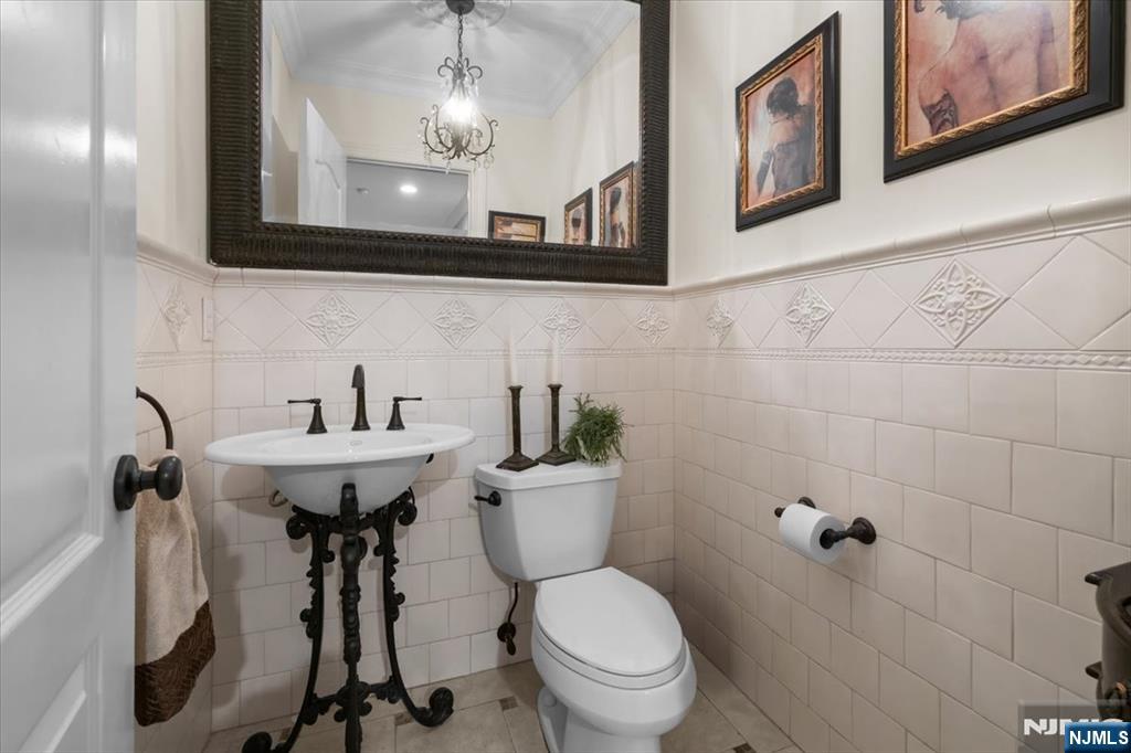 Old Tappan, New Jersey, 07675, United States, 4 Bedrooms Bedrooms, ,5 BathroomsBathrooms,Residential,For Sale,1991175