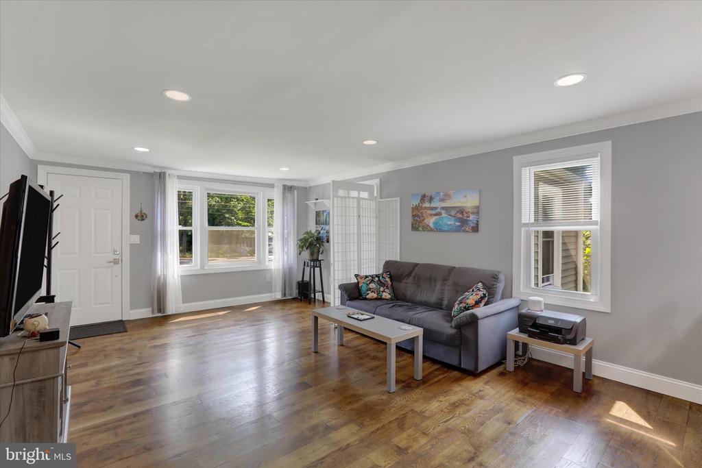 Morrisville, Pennsylvania, 19067, United States, 3 Bedrooms Bedrooms, ,2 BathroomsBathrooms,Residential,For Sale,1907404