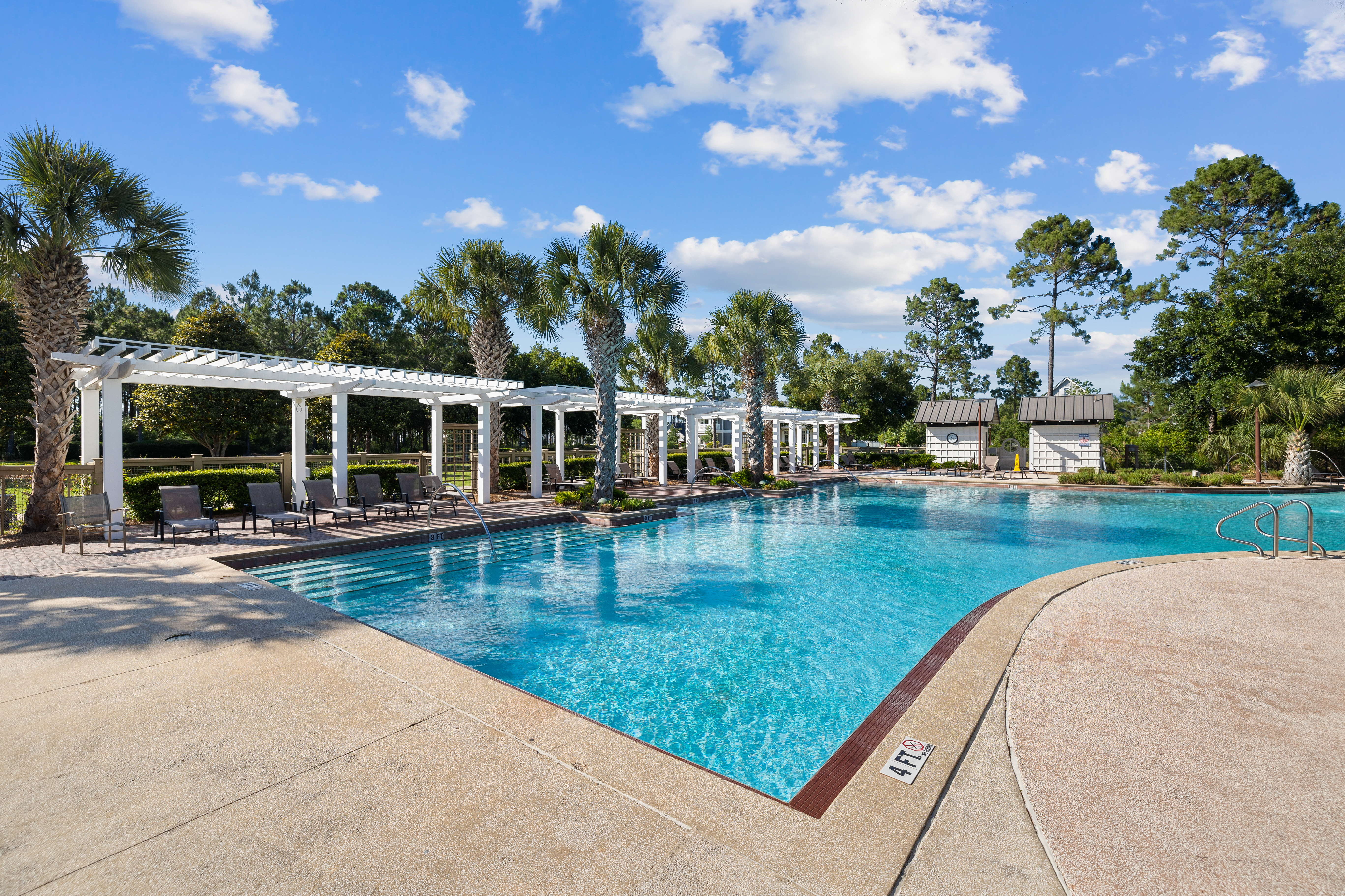  Custom Home Backing To State Forest And Coastal Dune Lake - 物件實景