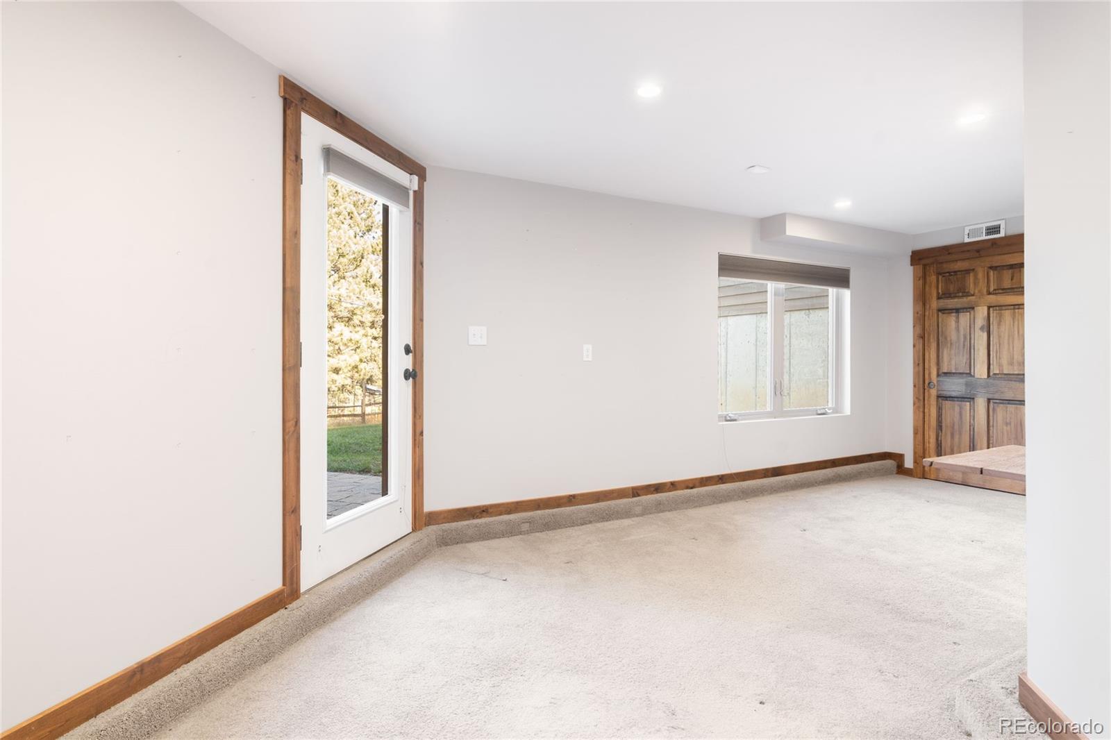 Evergreen, Colorado, 80439, United States, 5 Bedrooms Bedrooms, ,1 BathroomBathrooms,Residential,For Sale,1992096