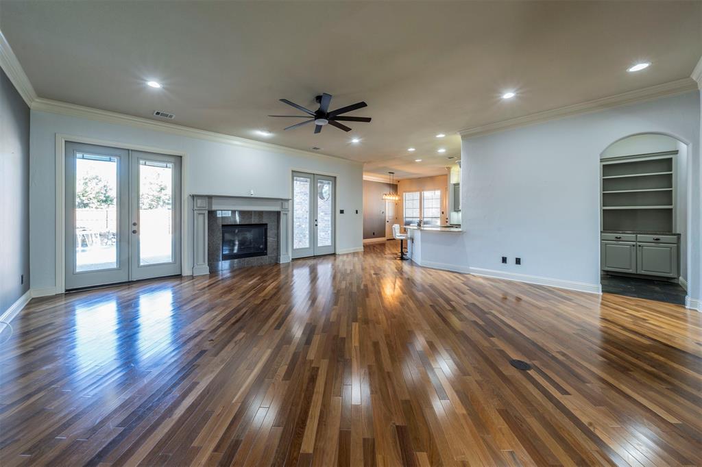 Arlington, Texas, 76017, United States, 4 Bedrooms Bedrooms, ,5 BathroomsBathrooms,Residential,For Sale,1982426