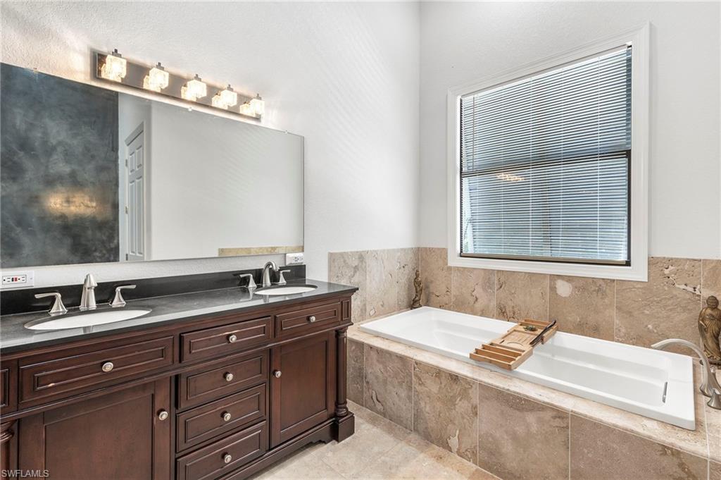 Fort Myers, Florida, 33901, United States, 5 Bedrooms Bedrooms, ,4 BathroomsBathrooms,Residential,For Sale,1687446