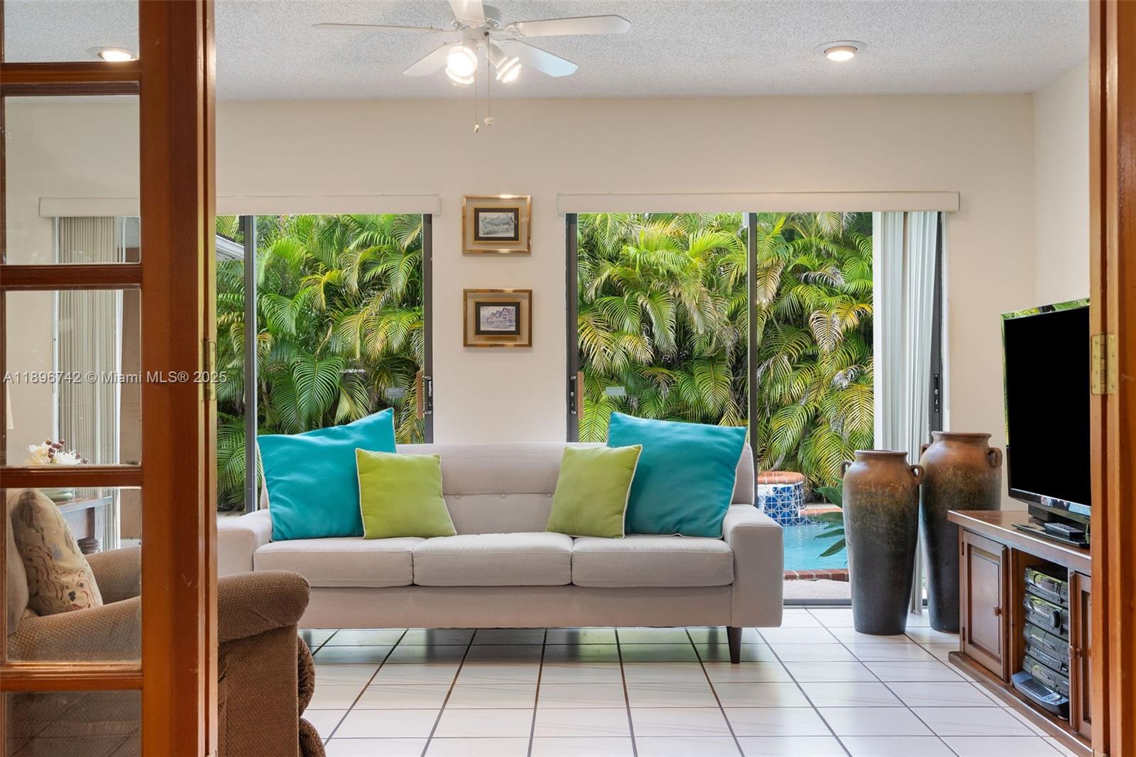 Miami, Florida, 33173, United States, 3 Bedrooms Bedrooms, ,3 BathroomsBathrooms,Residential,For Sale,1966935