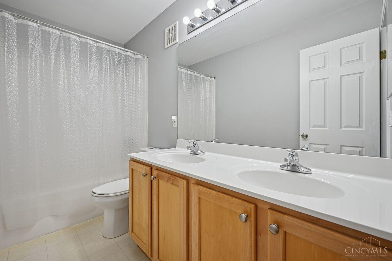 Mason, Ohio, 45040, United States, 5 Bedrooms Bedrooms, ,5 BathroomsBathrooms,Residential,For Sale,1988349