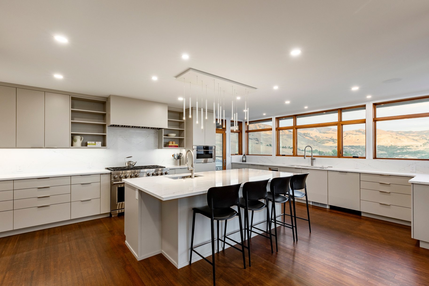  Stunning Contemporary Home with Commanding Views - 物件實景