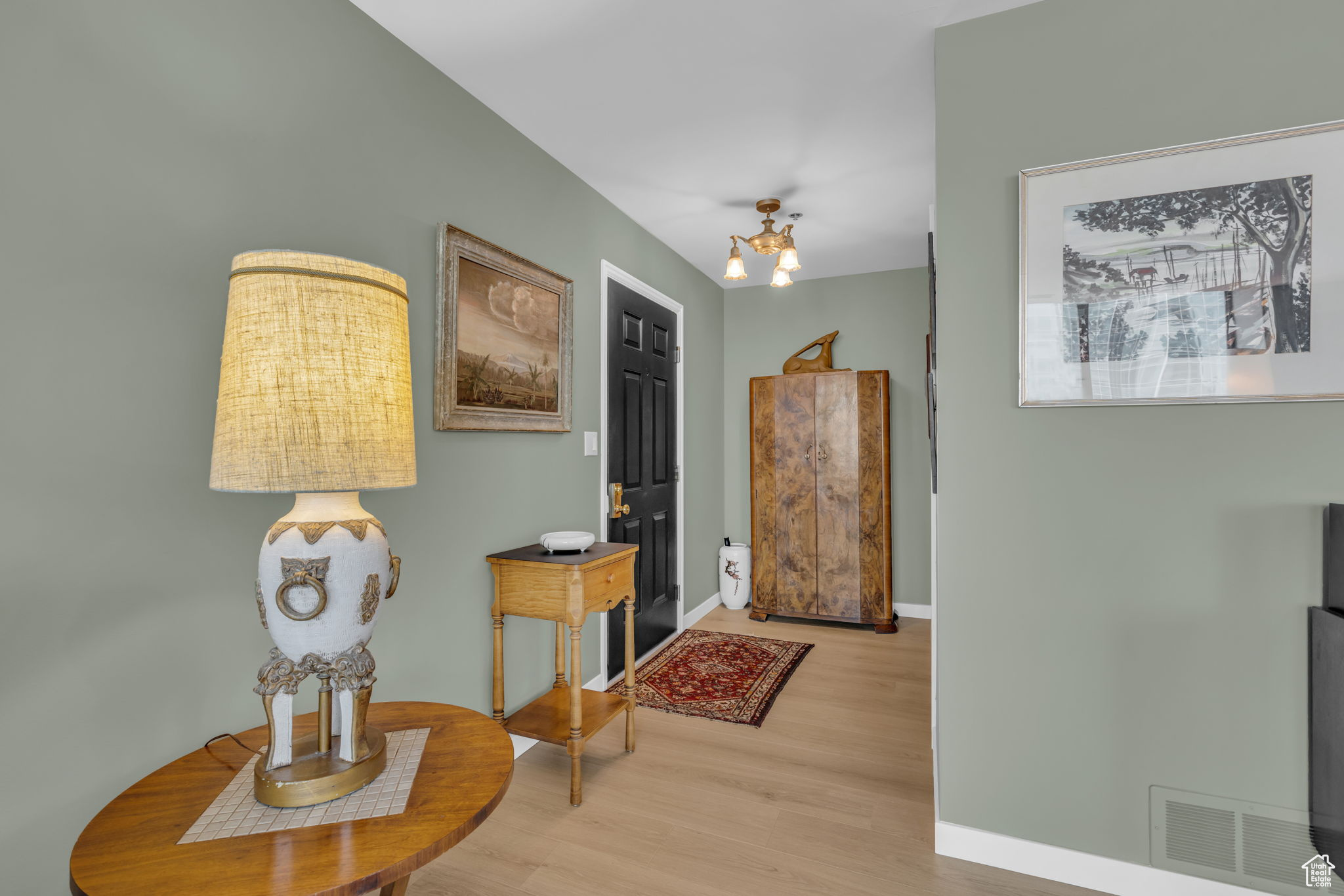 Salt Lake City, Utah, 84101, United States, 2 Bedrooms Bedrooms, ,1 BathroomBathrooms,Residential,For Sale,1898855
