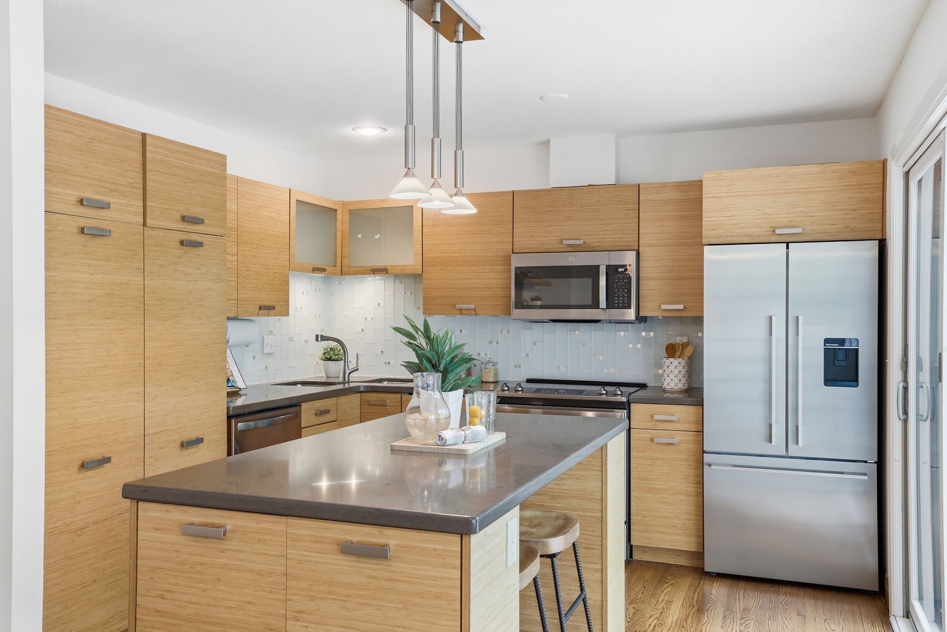  Renovated Townhome with Panoramic Views of Cedar Lake - 物件實景