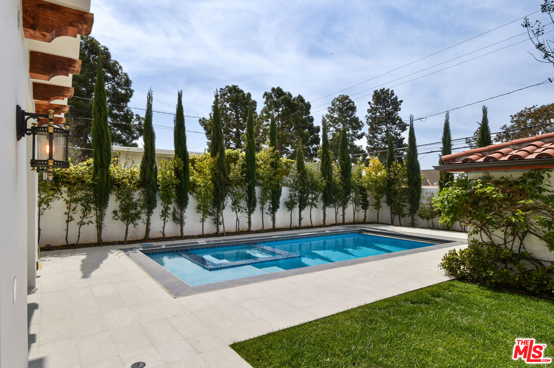 Santa Monica, California, 90402, United States, 5 Bedrooms Bedrooms, ,7 BathroomsBathrooms,Residential,For Sale,1838170
